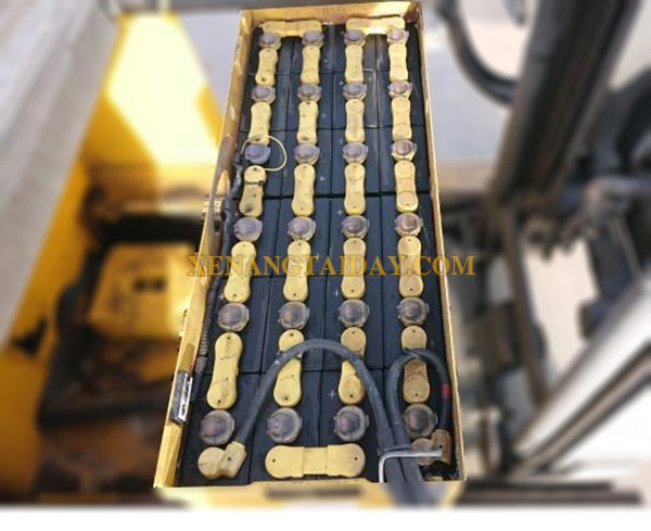 Xe nâng điện đứng lái Komatsu FB18RL-14