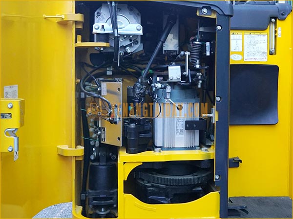 Xe nâng điện đứng lái KOMATSU FB18RL-14