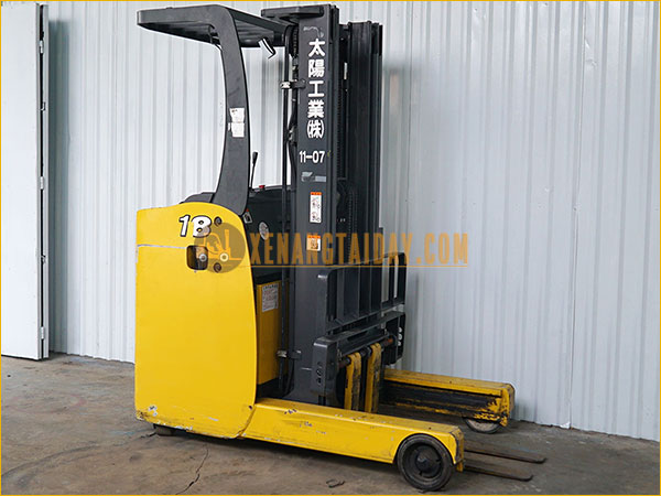Xe nâng điện đứng lái KOMATSU FB18RL-14