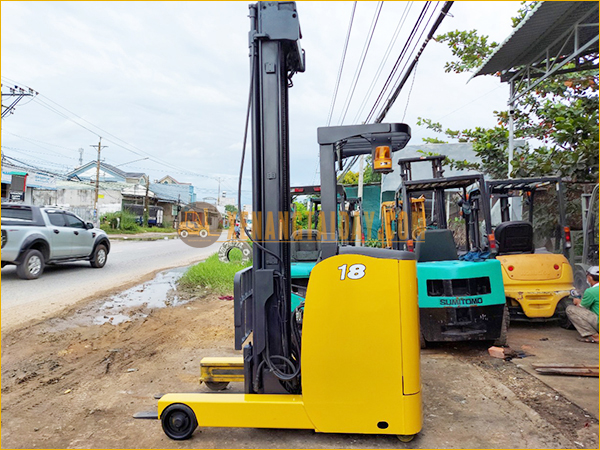 Xe nâng điện đứng lái Komatsu FB18RL-15