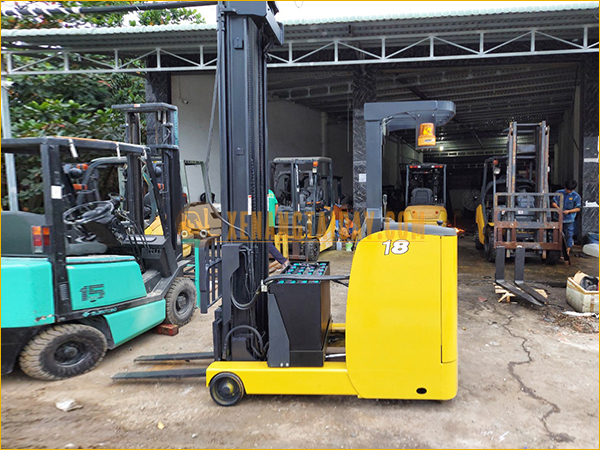 Xe nâng điện đứng lái Komatsu FB18RL-15