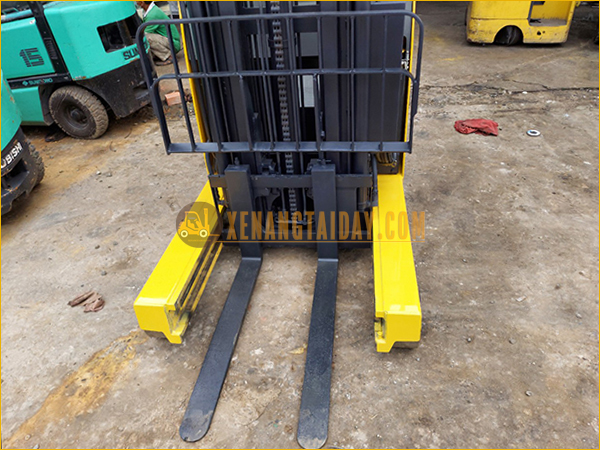 Xe nâng điện đứng lái Komatsu FB18RL-15