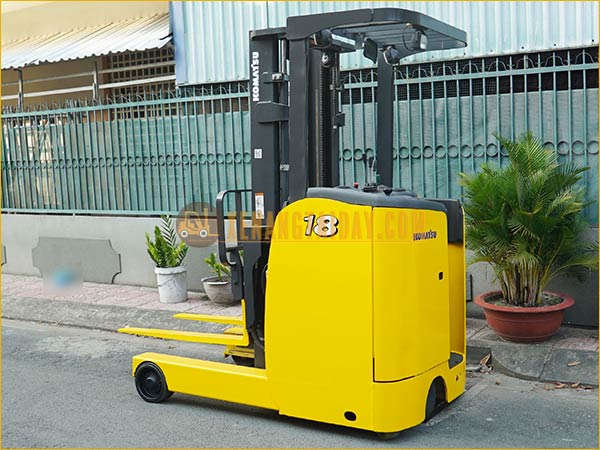 Xe nâng điện đứng lái KOMATSU FB18RL-15