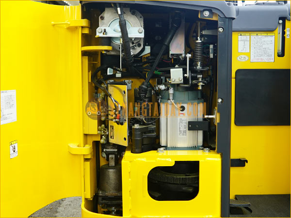 Xe nâng điện đứng lái KOMATSU FB18RL-15