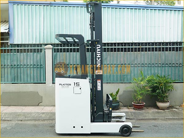 Xe nâng điện đứng lái NICHIYU FBRM15-80B-470SF gắn bình điện axít chì 48V - 290Ah VFP4