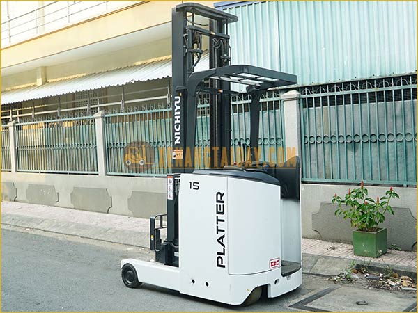 Xe nâng điện đứng lái NICHIYU FBRM15-80B-470SF gắn bình điện axít chì 48V - 290Ah VFP4