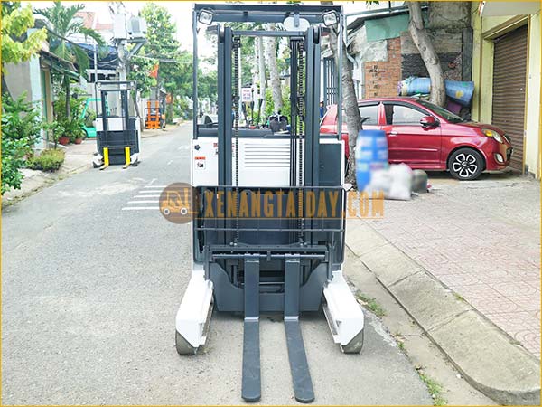 Xe nâng điện đứng lái NICHIYU FBRM15-80-300, khung 3m, 2015, 3190 giờ