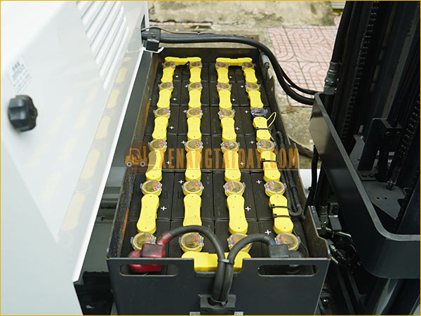 Xe nâng điện đứng lái NICHIYU FBRM15-80-450NM