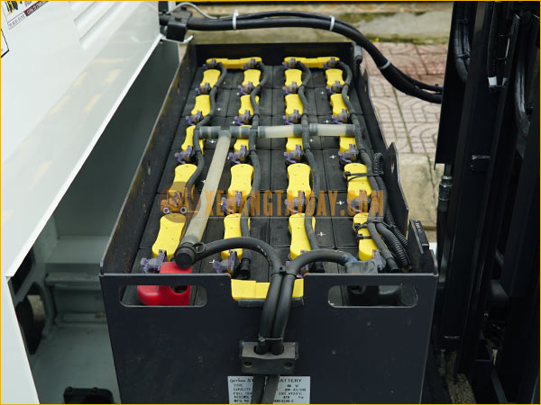 Xe nâng điện đứng lái NICHIYU FBRM15-85-350PFL