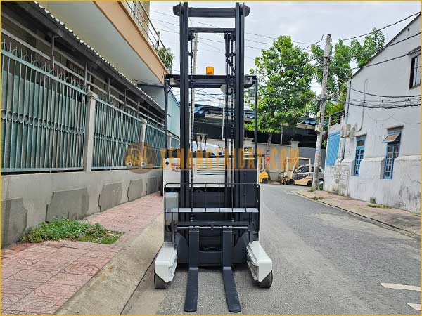 Xe nâng điện đứng lái NICHIYU FBRM15-85-450