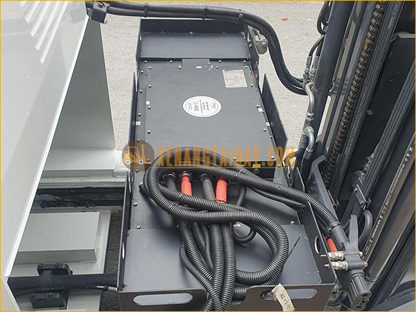Xe nâng điện đứng lái NICHIYU FBRM25-80-450SF gắn pin lithum 48V - 340Ah PKGFF48340