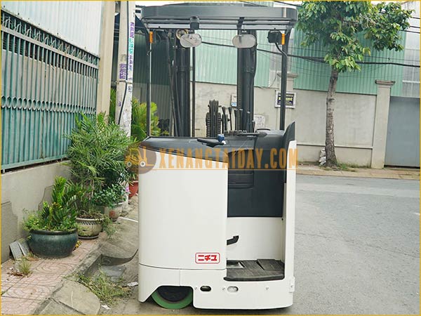 Xe nâng điện đứng lái NICHIYU FBRM25-H80B-470 gắn bình điện axít chì 48V - 470Ah VTI470