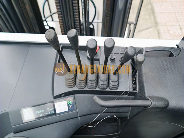 Xe nâng điện đứng lái NICHIYU FBRM25-H80B-470 gắn bình điện axít chì 48V - 470Ah VTI470