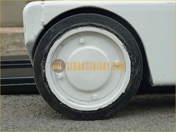 Xe nâng điện đứng lái NICHIYU FBRM25-H80B-470 gắn bình điện axít chì 48V - 470Ah VTI470