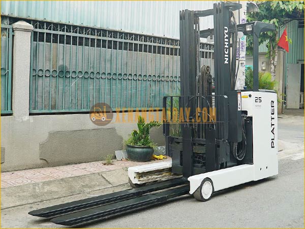 Xe nâng điện đứng lái NICHIYU FBRM25-H80B-470 gắn bình điện axít chì 48V - 470Ah VTI470