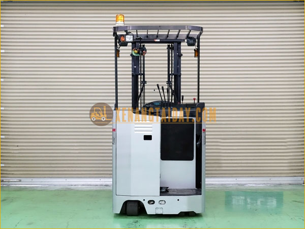 Xe nâng điện đứng lái Nissan U01L15