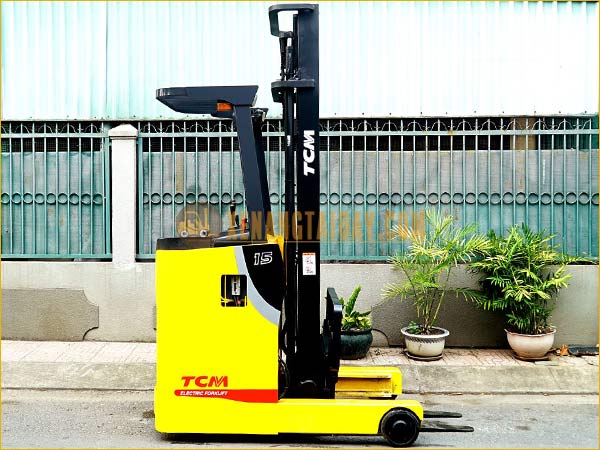 Xe nâng điện đứng lái TCM FBR15-8