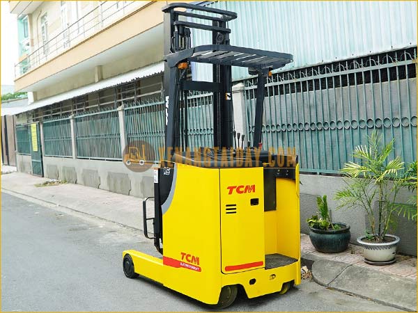 Xe nâng điện đứng lái TCM FBR15-8