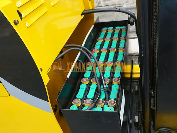Xe nâng điện đứng lái TCM FBR9-8C
