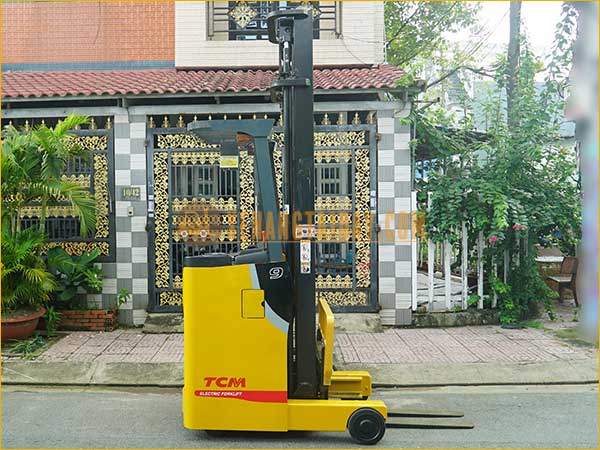 Xe nâng điện đứng lái TCM FBR9-8C