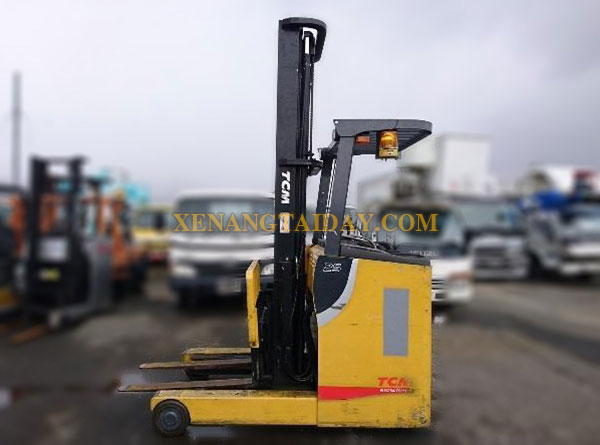 Xe nâng điện đứng lái TCM FRHB25