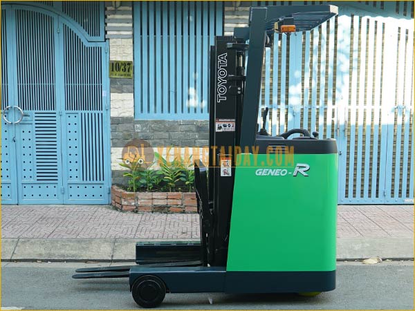 Xe nâng điện đứng lái TOYOTA 7FBR13
