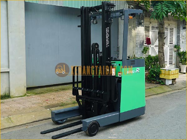 Xe nâng điện đứng lái TOYOTA 7FBR15