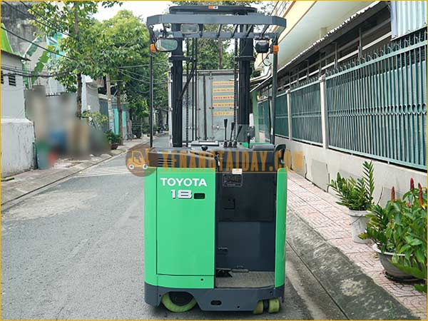 Xe nâng điện đứng lái TOYOTA 7FBR18