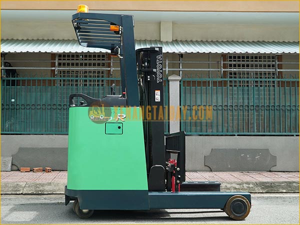 Xe nâng điện đứng lái TOYOTA 7FBR25