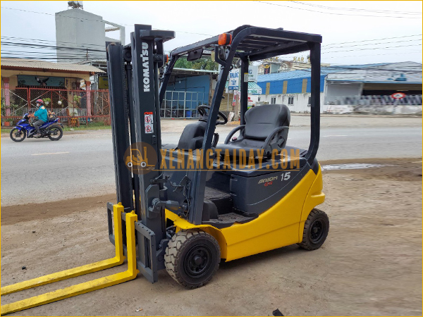 Xe nâng điện ngồi lái KOMATSU FB15-12