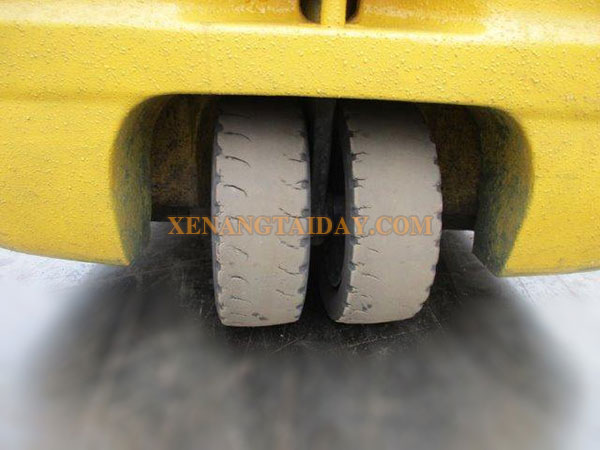 Xe nâng điện ngồi lái ba bánh KOMATSU FB15M-12