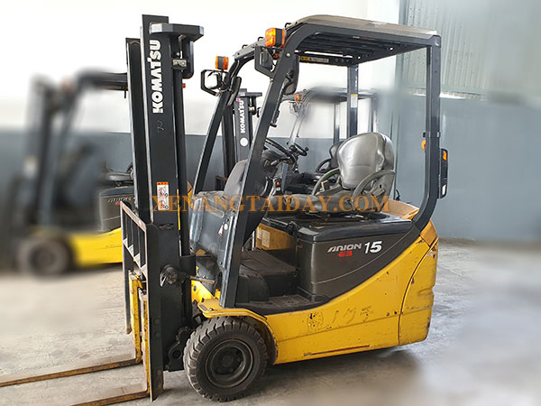 Xe nâng điện ngồi lái ba bánh KOMATSU FB15ML-12