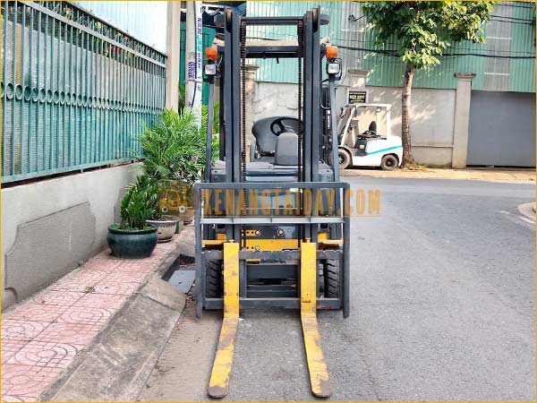 Xe nâng điện ngồi lái KOMATSU FB10M-12