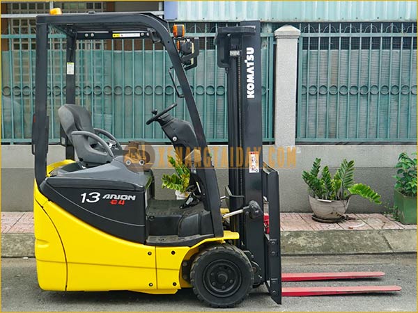 Xe nâng điện ngồi lái KOMATSU FB13M-12