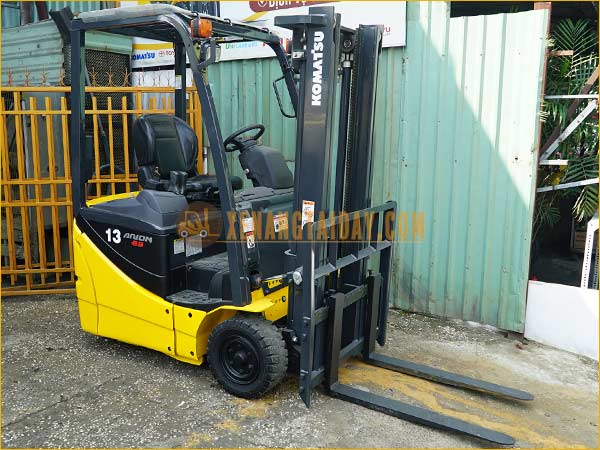 Xe nâng điện ngồi lái KOMATSU FB13M-12