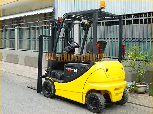 Xe nâng điện ngồi lái KOMATSU FB14-12