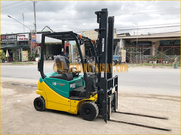 Xe nâng điện ngồi lái KOMATSU FB15-12