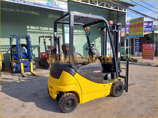 Xe nâng điện ngồi lái KOMATSU FB15-12
