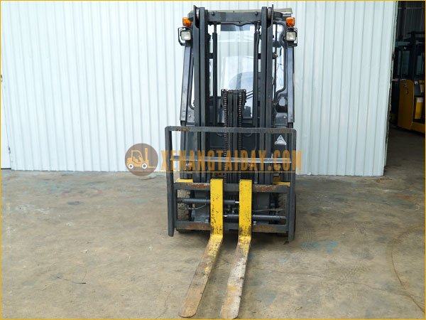 Xe nâng điện ngồi lái KOMATSU FB15-12