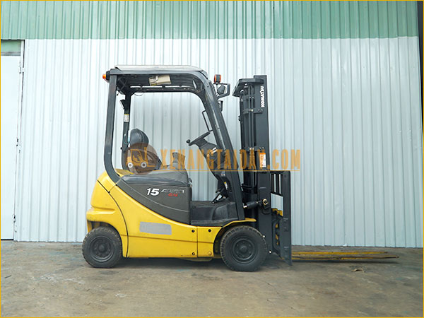 Xe nâng điện ngồi lái KOMATSU FB15-12