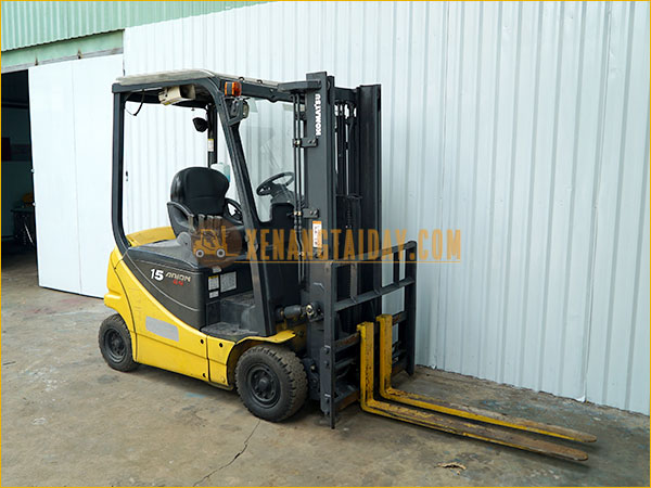 Xe nâng điện ngồi lái KOMATSU FB15-12