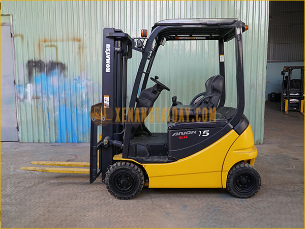 Xe nâng điện ngồi lái KOMATSU FB15-12
