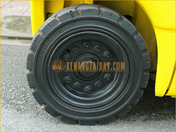 Xe nâng điện ngồi lái KOMATSU FB15-12