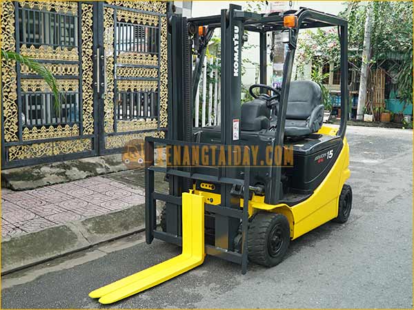 Xe nâng điện ngồi lái KOMATSU FB15-12