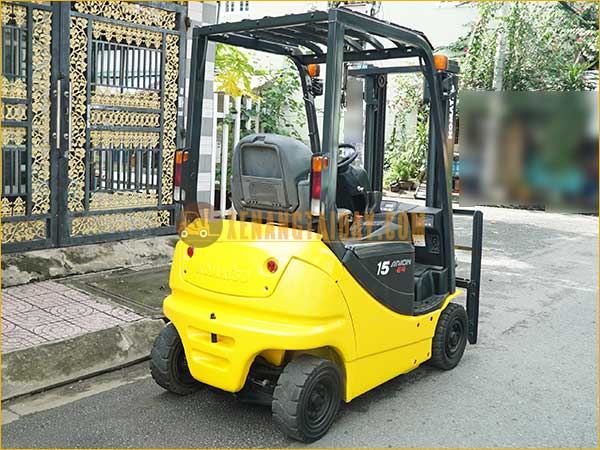 Xe nâng điện ngồi lái KOMATSU FB15-12