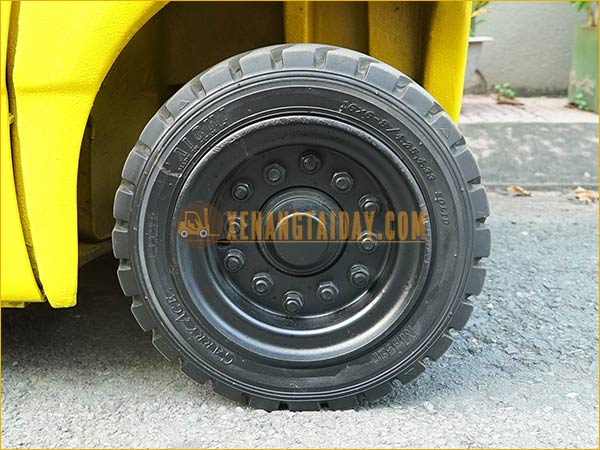 Xe nâng điện ngồi lái KOMATSU FB15-12
