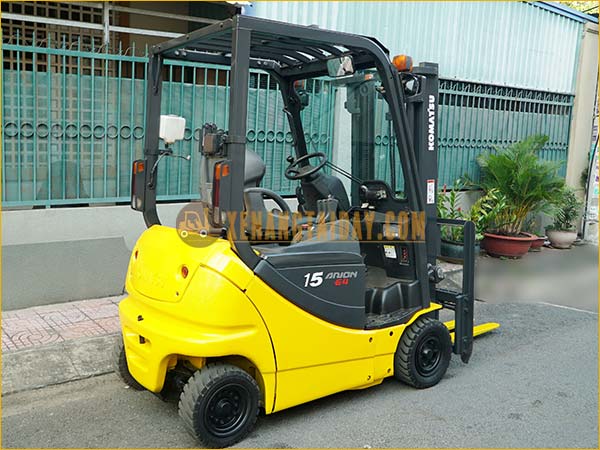Xe nâng điện ngồi lái KOMATSU FB15-12