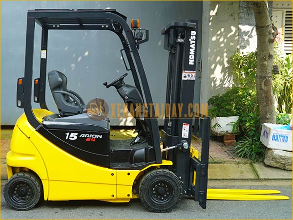 Xe nâng điện ngồi lái KOMATSU FB15-12