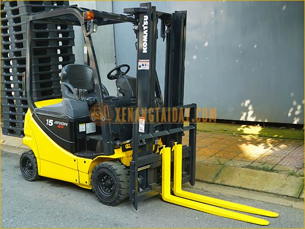 Xe nâng điện ngồi lái KOMATSU FB15-12