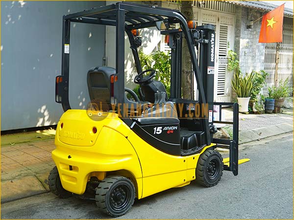 Xe nâng điện ngồi lái KOMATSU FB15-12